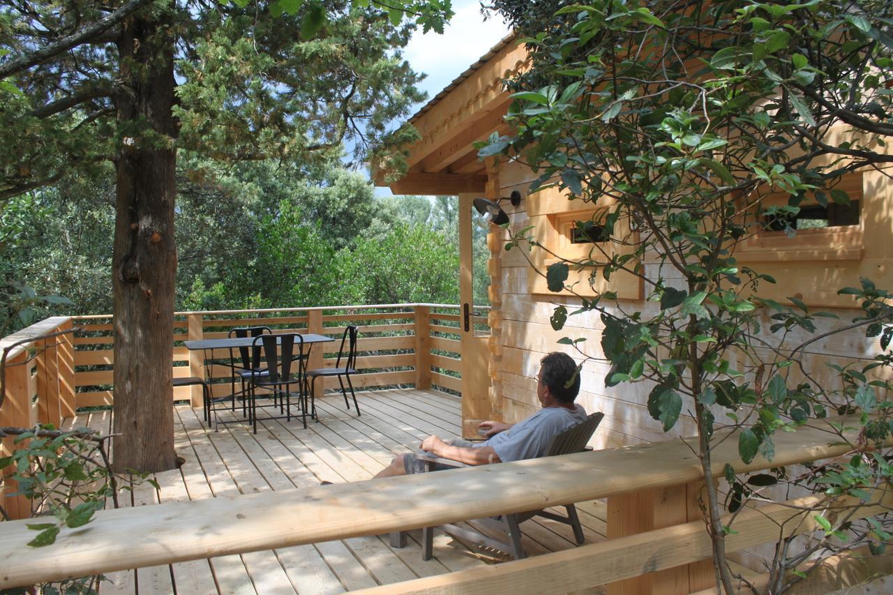 Les Cabanes Dans Les Bois Logis Hotel Villedubert Buitenkant foto